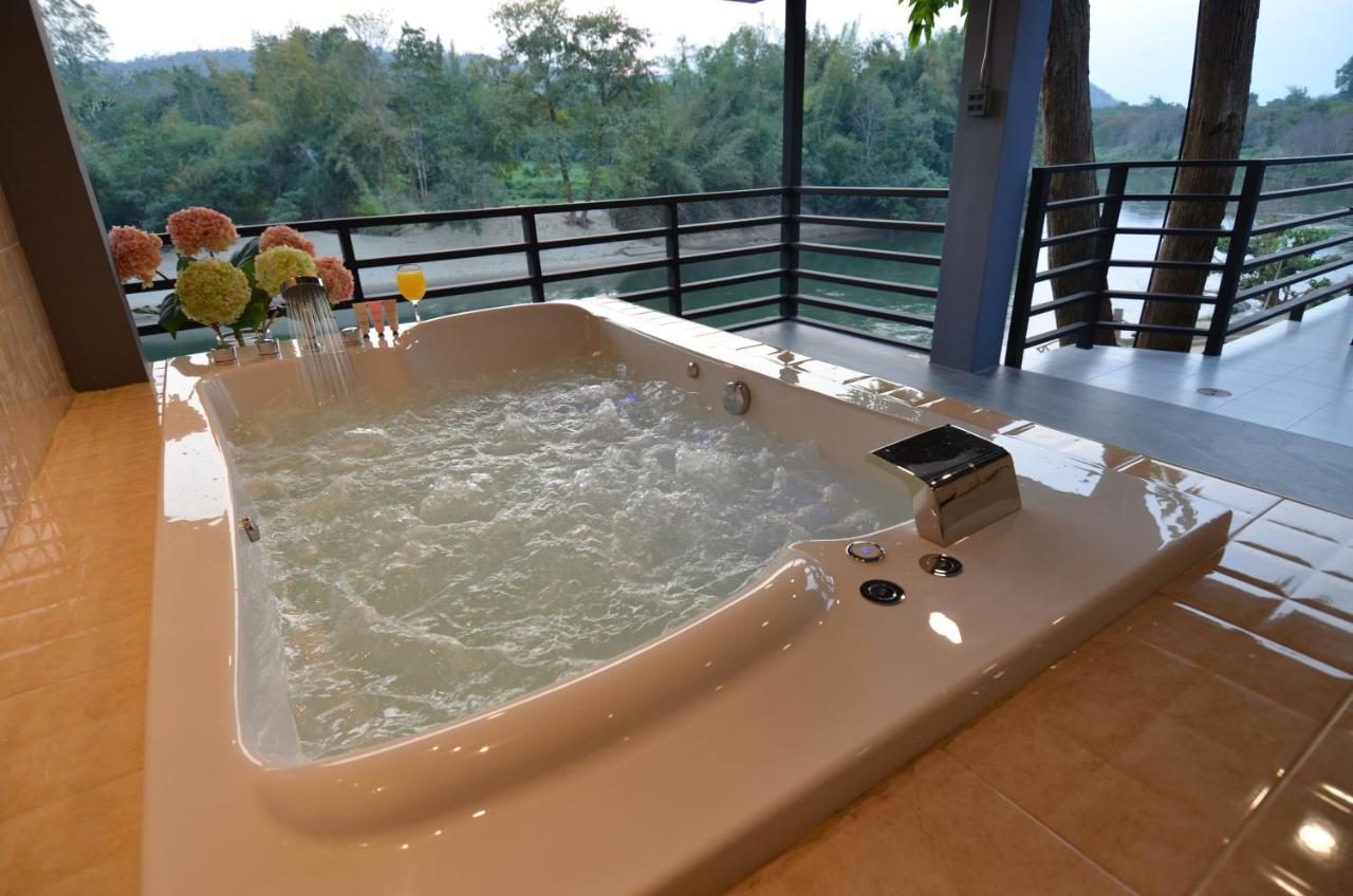 Baan Wanwaree Bed & Breakfast Kanchanaburi Exterior photo